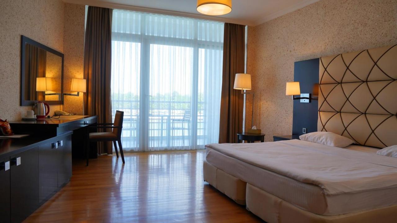 Agsaray Deluxe Hotel & Spa Mingachevir Exterior photo
